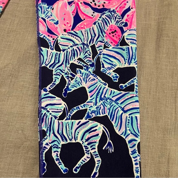 Lilly Pulitzer Luxletix Juliena Weekender Crop Royal Purple Wild Size Medium - Picture 6 of 9